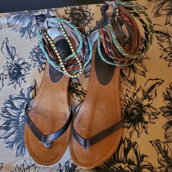 SO Beaded Ankle Sandals, Size 8 - Picture 3 of 3